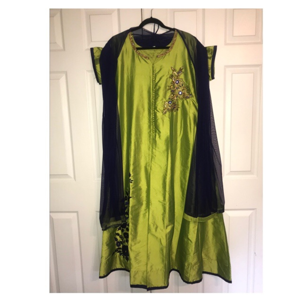 NWOT 3-pc Suit/Salwar Kameez: Dress, Pants, Scarf - Picture 6 of 8